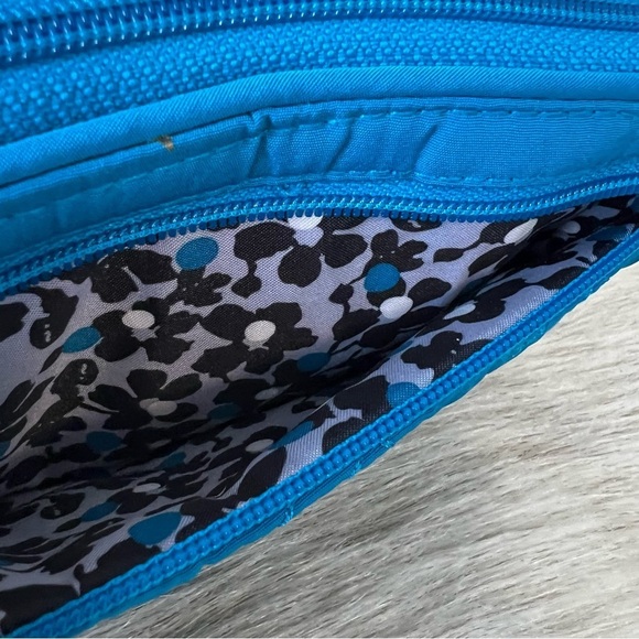 VERA BRADLEY Bahama Bay Blue Grab And Go Wristlet Microfiber Clutch Lippies - Picture 6 of 12